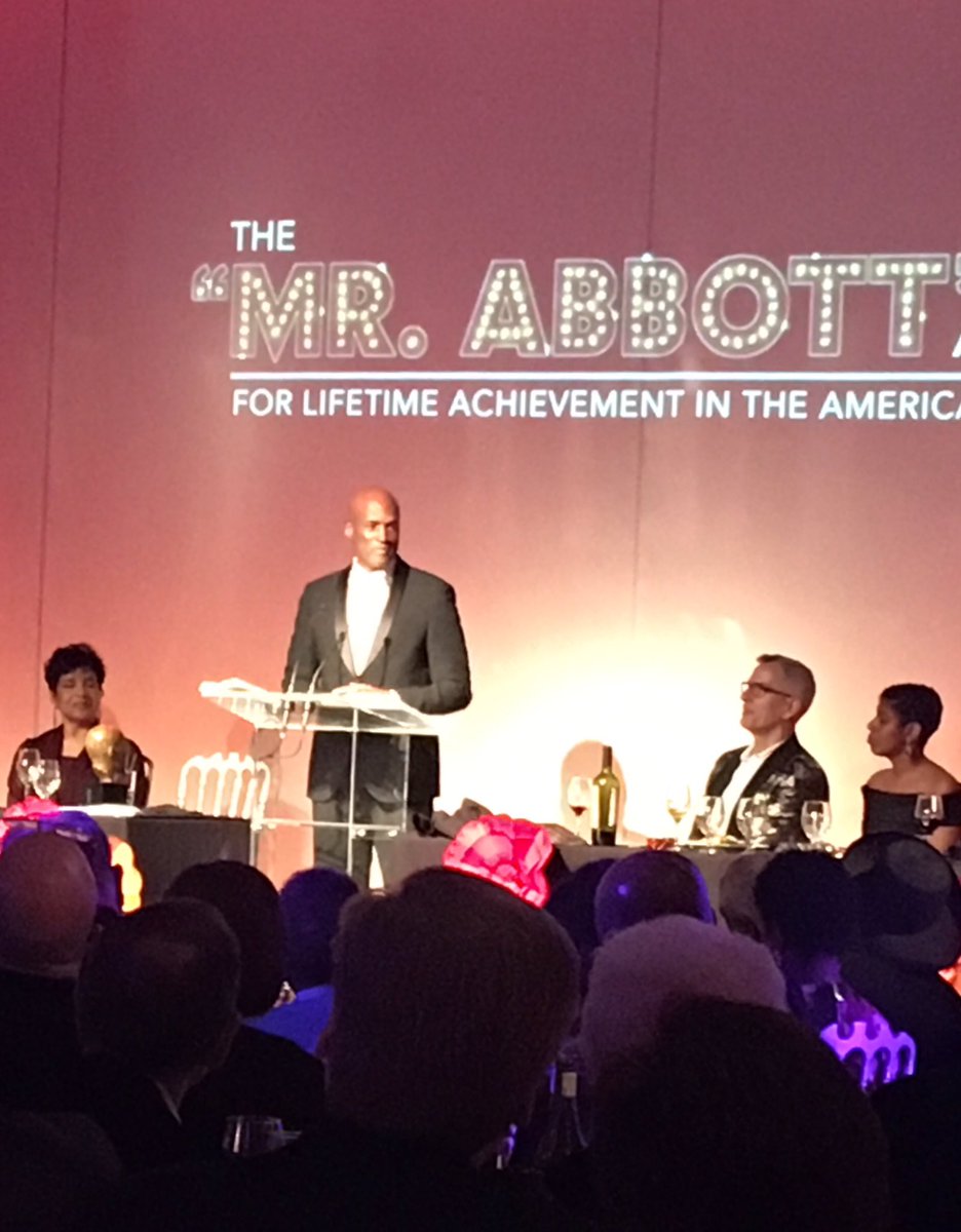 "Take you wherever you go" <a href="/iamKENNYLEON/">Kenny Leon</a> receiving the #MrAbbottAward
