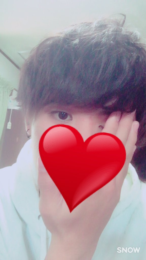 RYOHEICAS11's tweet photo. 彼女にカラコンつけてって言われてつけて見ました。
美容専門に行ってもメ���クを自分にするのはなれなさそうです。 https://t.co/hnENcGfepn