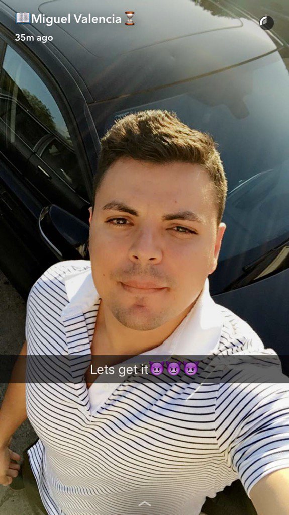 Inovalenciam's tweet photo. Hope everybody is having a productive day ! Cuz i am 💻🙃

#MakinItHappen #Pasion #Snapchat@Inovalencia https://t.co/j8xRKpjoQZ