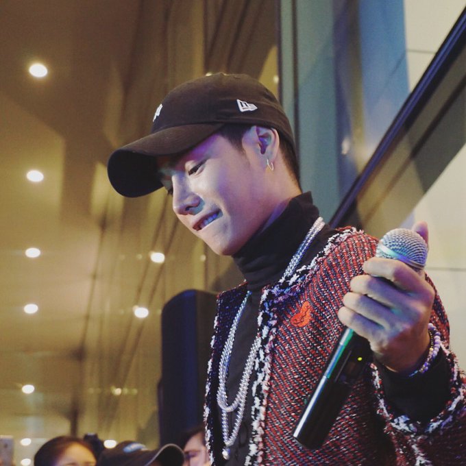 ดูรูปภาพบนทวิตเตอร์ ดูรูปภาพบนทวิตเตอร์