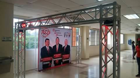 CopyColorsPA's tweet image. CopyColors® Panamá - Confección e impresión de banners publicitario votaciones Decano Facultad de Ingeniería Industrial UTP