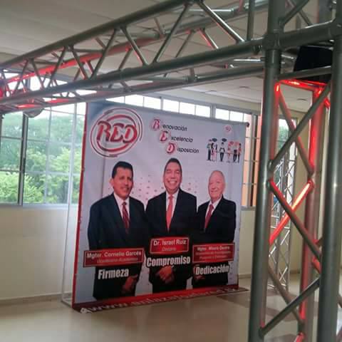 CopyColorsPA's tweet image. CopyColors® Panamá - Confección e impresión de banners publicitario votaciones Decano Facultad de Ingeniería Industrial UTP