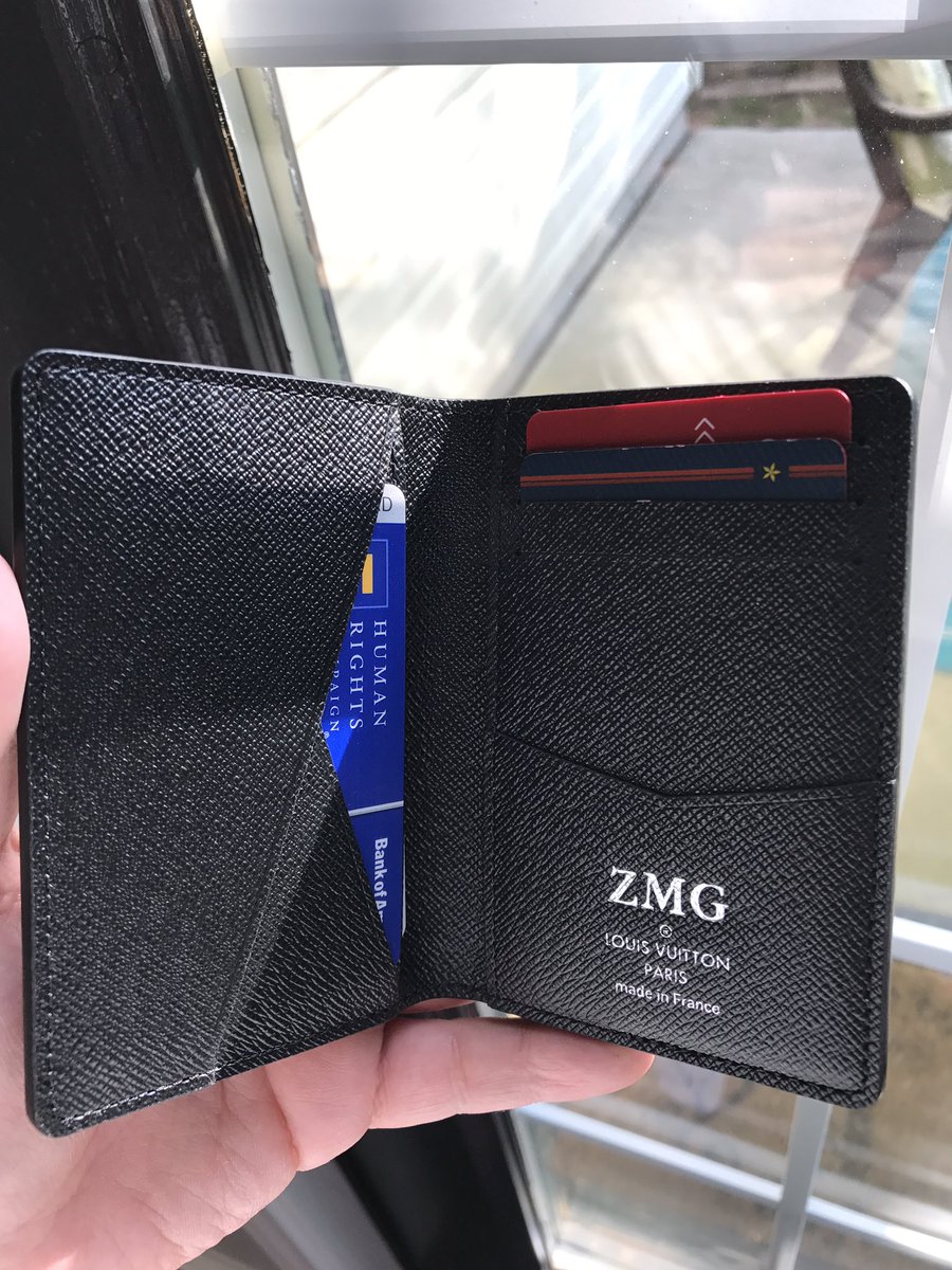 z_ee_24's tweet image. My first @LouisVuitton_US purchase and I'm in love. #happybirthdaytome #pocketorganizer #damiergraphite #thathotstamptho