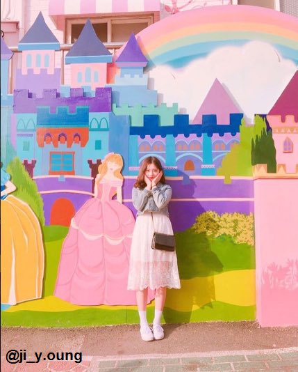 wababa_korea's tweet photo. 🇰🇷🌼🇰🇷🌼🇰🇷🌼🇰🇷🌼🇰🇷

一度は行ってみたい🏰🌸

#ソンウォルドン童話村 

昔話やアンデルセン童話などを題材にした壁画がたくさん🌟乙女チックな写真が撮れる人気スポット🌟

📍位置📍
仁川中区自由公園西路三七番ギル22(仁川駅2番出口徒歩6分）

#韓国情報
#ワババ https://t.co/7jjSRV46CG