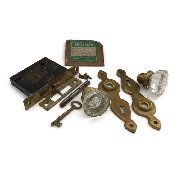 vivaterravintag's tweet photo. Antique Door Knobs, Crystal Door Knobs, Antique Mortise Lock, Architectual Salvage, Antique Door Hardware #vintage https://t.co/vlHB4XiAZB https://t.co/lhHDRbv3f4