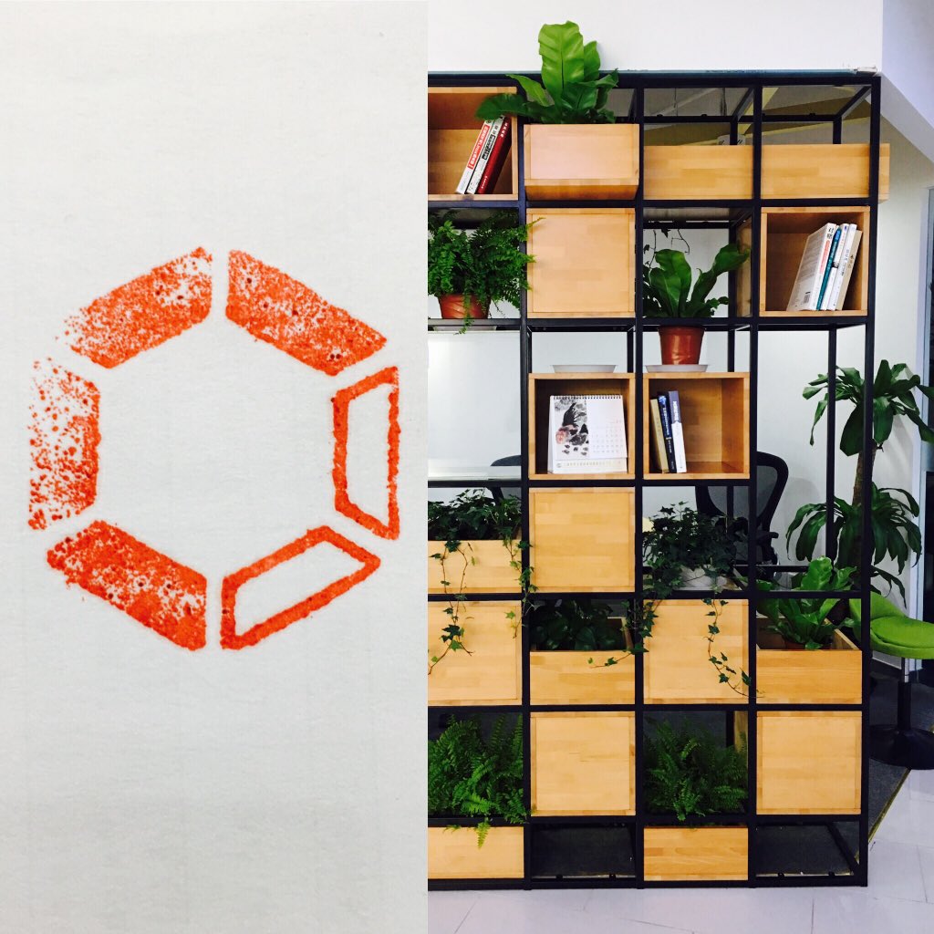 canaanio's tweet photo. Which Canaan #designpattern do you like more? Left, Right or #FUSION? #roqsolid #culture https://t.co/fK77vsOvx8