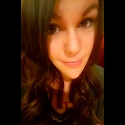 caption_chat's tweet image. Smh compliment someones knees and get blocked 😩. Lemme give you a legit reason to block 🙃Amie