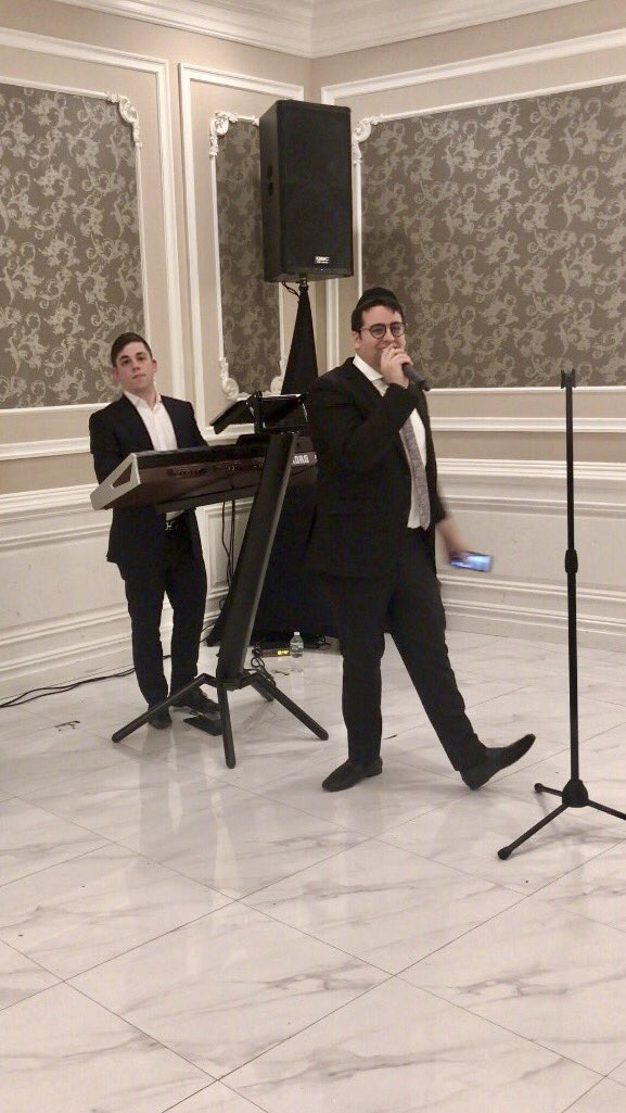 Another night another Party😎 Tonight with the fabulous <a href="/uridavidi/">Uri Davidi</a>🎤