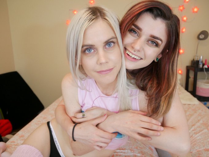 I miss @AlliLeigh_CB  I just wanted to share a pic. She's the bestest. https://t.co/mXbzqD9Htr<a class="tags" target="_blank" title="On Twitter" href="/?out=eyJ0eXAiOiJKV1QiLCJhbGciOiJIUzUxMiJ9.eyJpYXQiOjE3MjMyMDQxMDcsImlzcyI6InR3cG9ybnN0YXJzLmNvbSIsIm5iZiI6MTcyMzIwNDEwNywiZXhwIjoxNzU0NzQwMTA3LCJyZWRpcmVjdF91cmwiOiJodHRwczovL3R3aXR0ZXIuY29tL0FsbGlMZWlnaF9DQiJ9.Q92isGaH8p7SrBFsJltBASyS44tJq_6BglHmiG834s1pbXXDgC7Pfuhp_auono6E02tHcwO2h1DrMtidsoA5Vg">@AlliLeigh_CB</a>