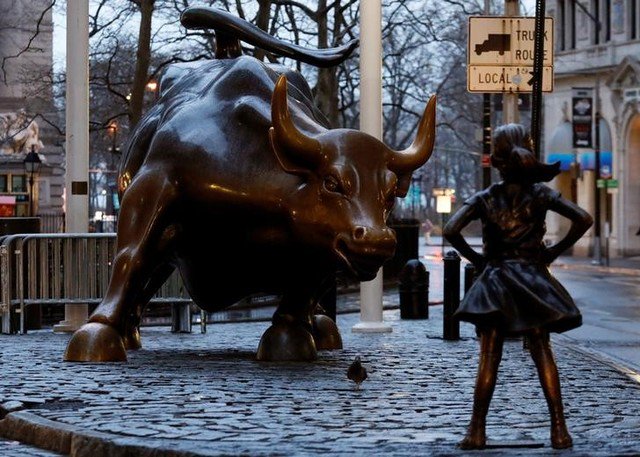 ndtv's tweet photo. Wall Street's 'Fearless Girl' statue is here to stay https://t.co/S5XDoXq05d https://t.co/Vr4w4hwtRM