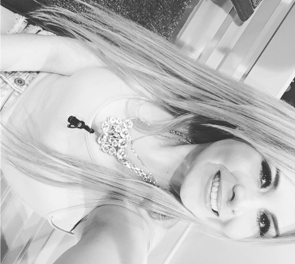 madeeleynA's tweet image. Me das RT ?? Y te quiero más !!! 😍