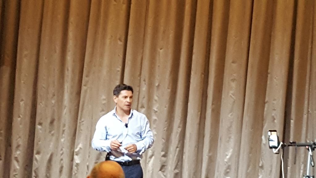 corrine2402's tweet photo. Tristan Kitchener. Speaking on the changing retail landscape #AusNut2017 https://t.co/yBW9KbIgkt