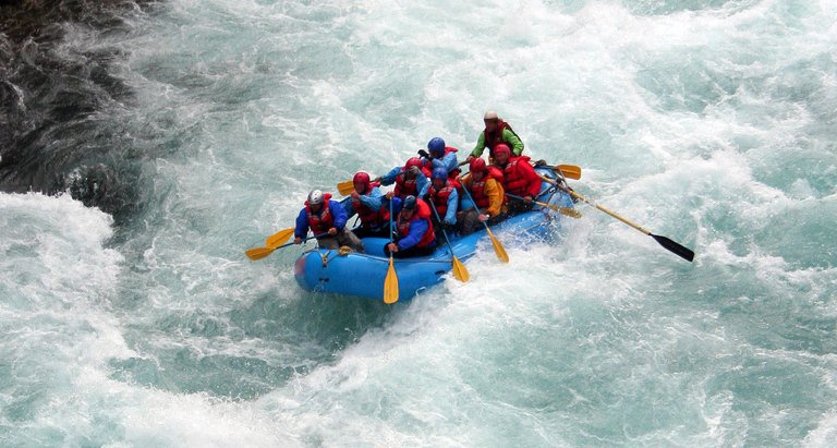 River Rafting: Origin, Basics, Rules, Equipment, Competitive Sport | KreedOn