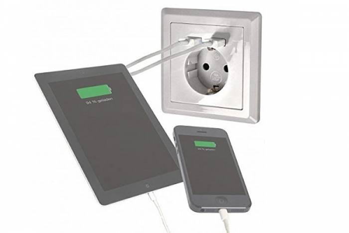eitmediaglobal's tweet photo. #eitTech Este enchufe #USB facilita la carga de tu #móvil y #tableta 

https://t.co/ZpNt9Bmlo5 https://t.co/FY5gIqKI03