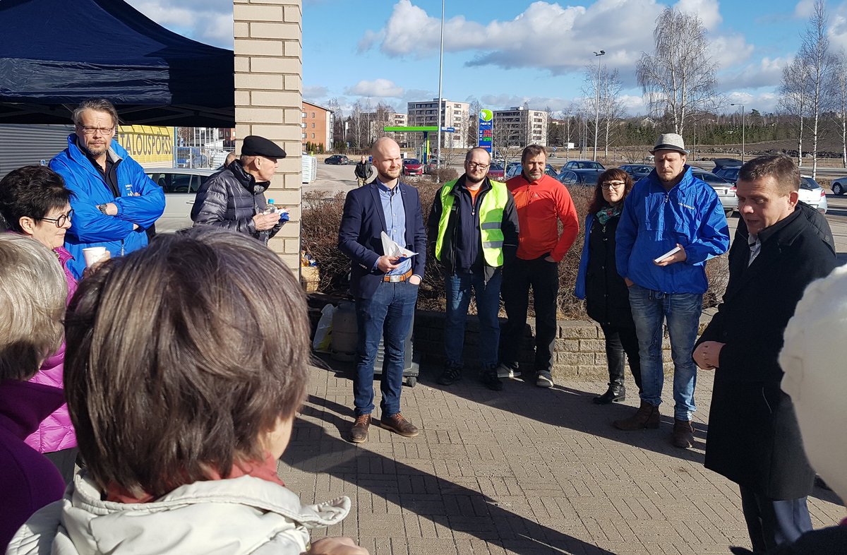 ramibackman's tweet photo. Paimiossa tekemisen meininki!
#kaikillehyvä #paimo #tehdäänyhdessä #paimionkokoomus #kokoomus @ville_valkonen @PetteriOrpo https://t.co/I12VhJaEmm