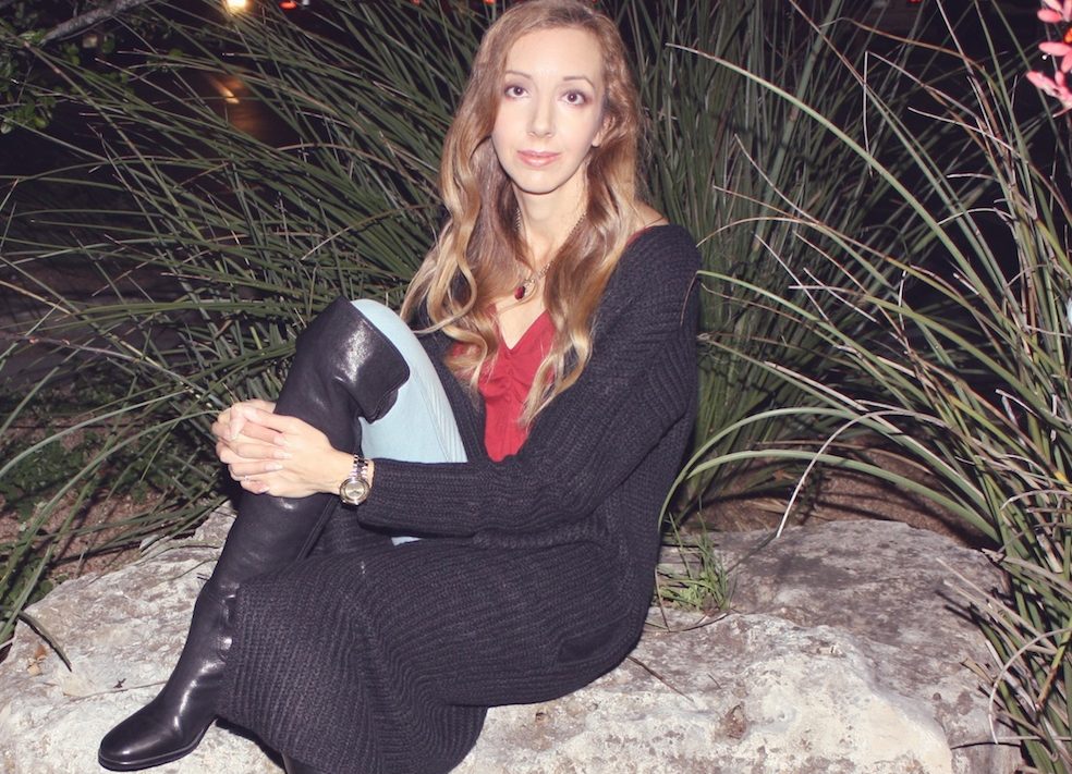 Oversized &amp; Over the Knee sheyna.com/2017/03/26/ove…