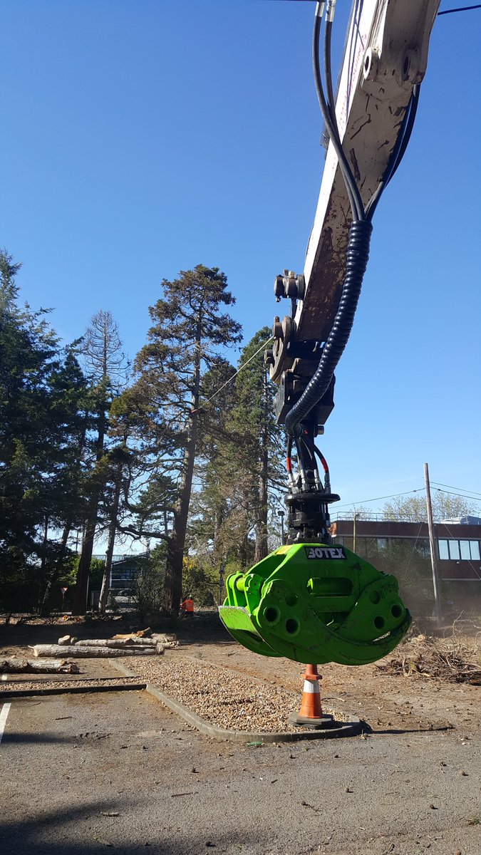 GC_Arb's tweet photo. Great work from driver @SeanStan49 saving the crews effort with our #Bobcat and #Botex timber grab.  #manualhandling #worksmarter https://t.co/TZw5s1O62U