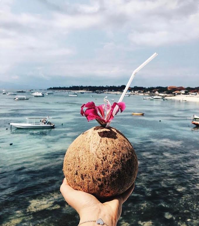 Coconut time 💕🙌🏻 #thedecklembongan