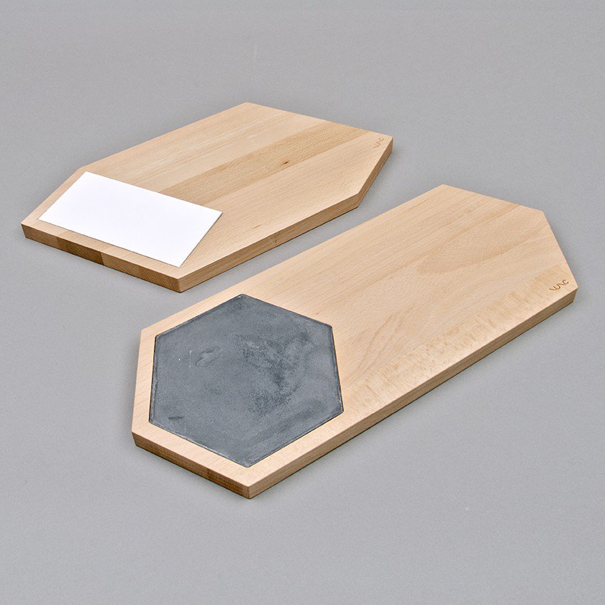 fabrikat_shop's tweet image. Architektonisch anmutendes Schneide- oder Servierbrett, mit rezyklierten Kacheln: goo.gl/XYjXIG #kitchen #enguete #Küchenbrett