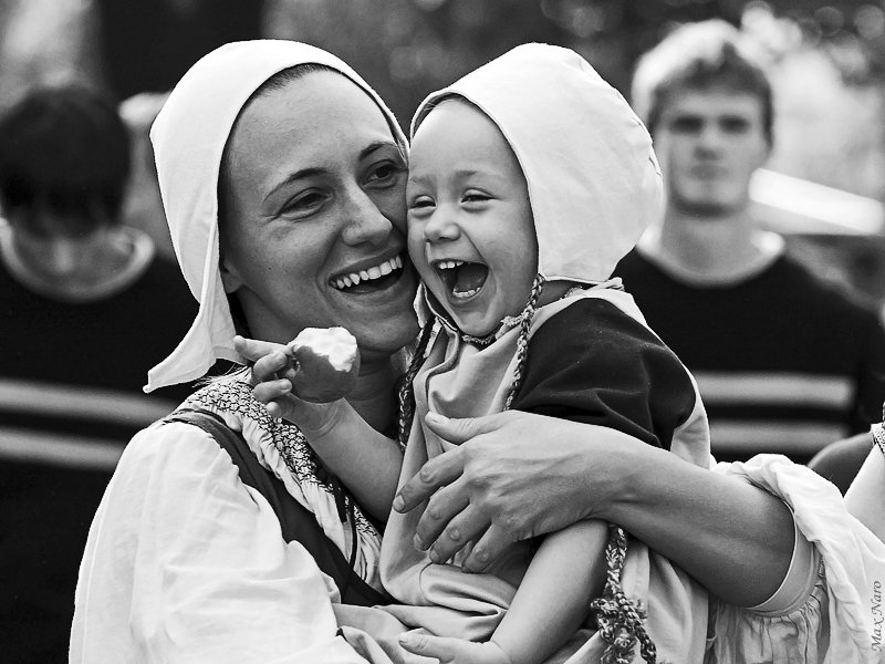 antoniospadaro's tweet photo. La #FELICITÀ? È capacità di fare esperienza. Il mio pensiero del giorno @Radio1Rai Ascolta 👉 https://t.co/mOspT1FHh1 https://t.co/ykCPGw4g97 https://t.co/ZllhJVaQPN