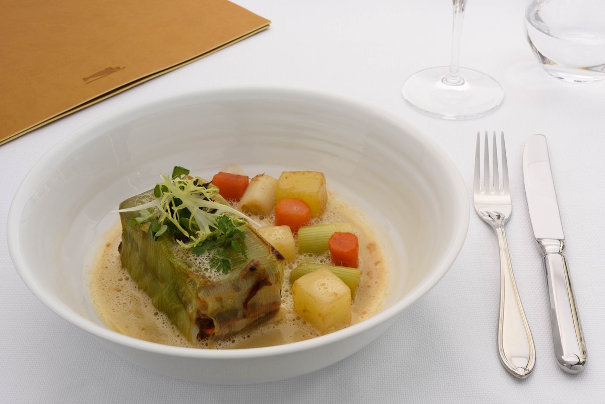 ChezCharlesUAE's tweet photo. The best way to start a week comes with comfort food (Slow cooked veal and beef Pot-au-feu coated with leek, vegetables and jus) #d3 #dubai https://t.co/fPjZjGisOL