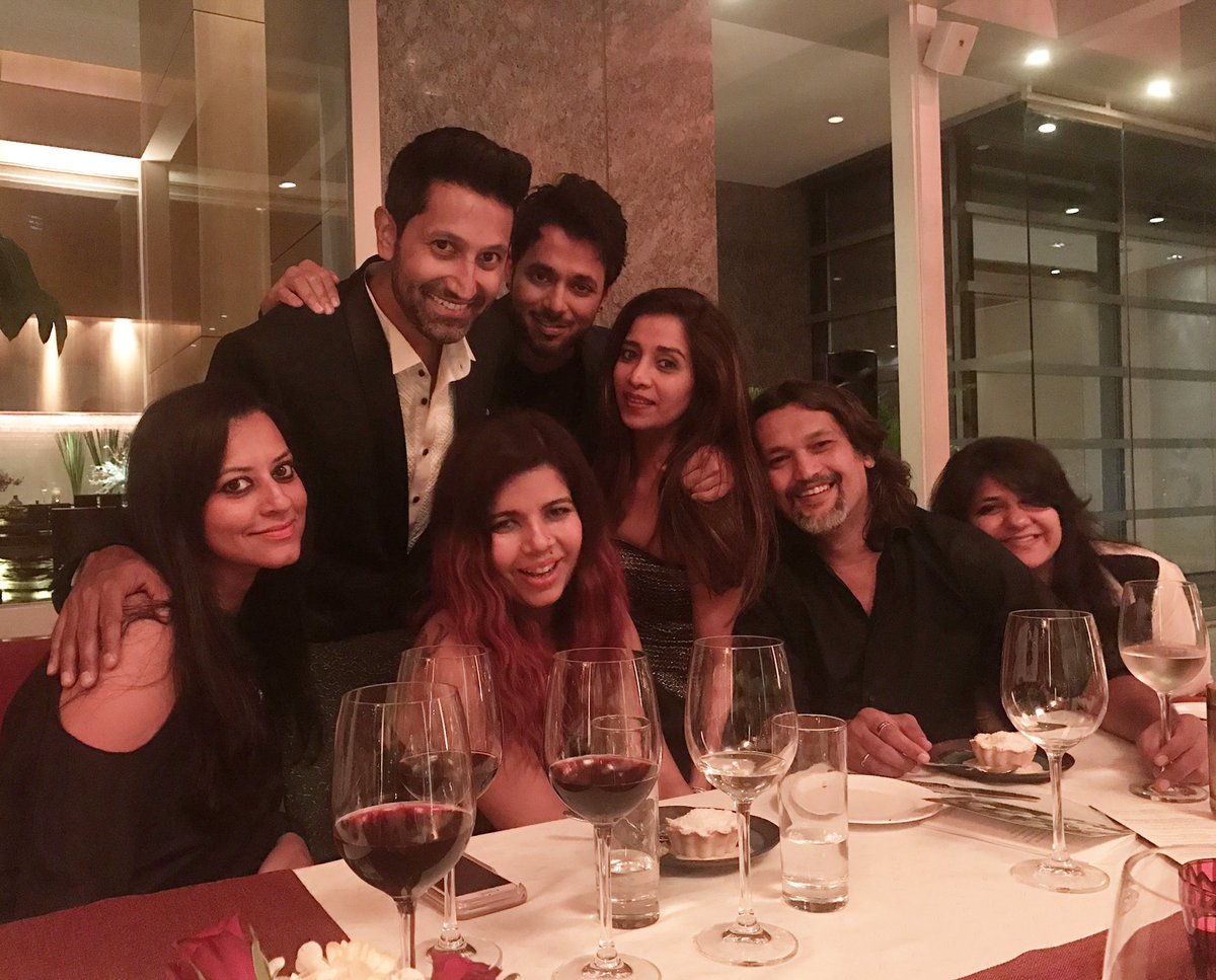 MissMalini (@missmalini) on Twitter photo #aboutlastnight fantastic #KingOfClubsExperience #KingOfClubsxFratelli <a href="/Fratelli_Wines/">Fratelli Vineyards</a> <a href="/kingofclubsin/">Rij Eappen</a> <a href="/Arshionista/">Arshiya Fakih</a> #aboutlastnight fantastic #KingOfClubsExperience #KingOfClubsxFratelli <a href="/Fratelli_Wines/">Fratelli Vineyards</a> <a href="/kingofclubsin/">Rij Eappen</a> <a href="/Arshionista/">Arshiya Fakih</a>