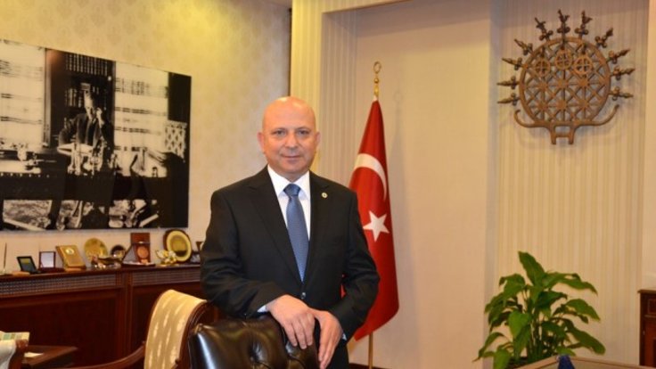 sendika_org's tweet photo. "101 akademisyeni ihraç eden Rektör İbiş, MİT’in ByLock’çular listesinde" https://t.co/S5Gt2ZDKDq https://t.co/chdNmYeFKZ
