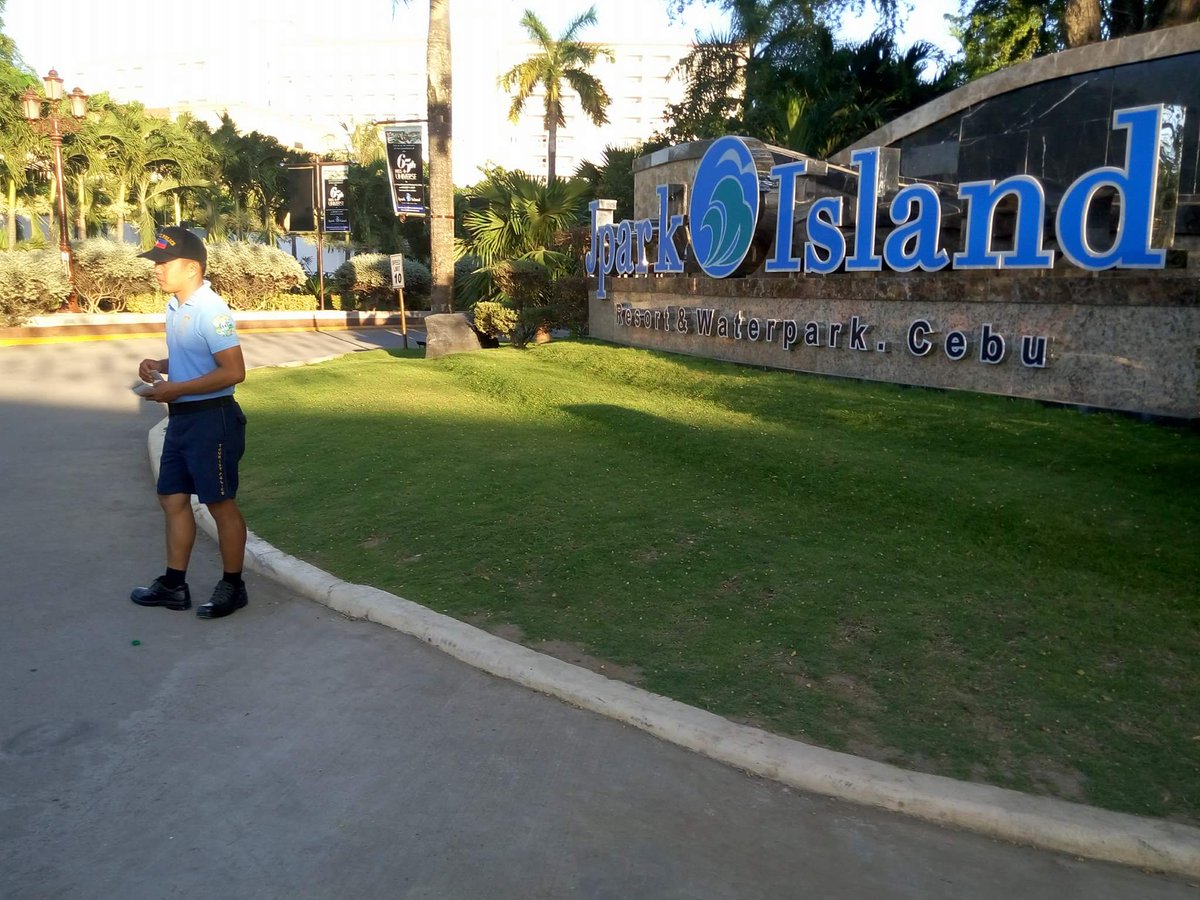 tpulapulapu01's tweet photo. Elements of TPU undr d supervision of PCI JUNNEL CAADLAWON,OIC,TPU visited Hotels,Resort,commercial establishment &amp;provide police presence https://t.co/LQzHcPhXJc
