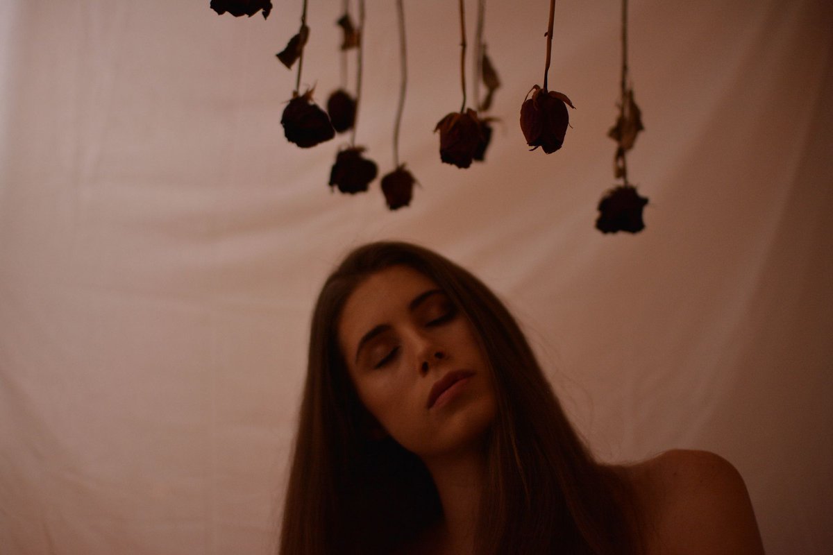 ThoughtCatalog's tweet photo. "Behind every beautiful person, is a lovely heartbreaking story that made them that way." — @KirstenOCorley 

https://t.co/4f8YmrUR6c https://t.co/OHnCY9yOI1