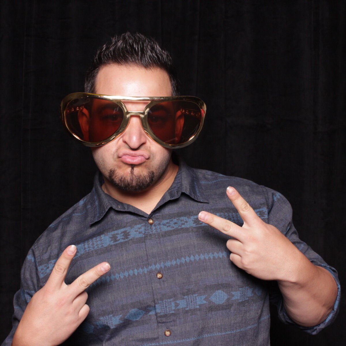 PhotoBoothSoCal's tweet photo. The very funny @Mikecanolol stopped in to take some fun photos.
@marcusheartfoundation
@yanksairmuseum
#MHFLOL #luxuryphotobooth https://t.co/n7uvSbIjrg