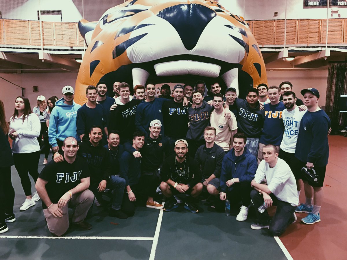 Our brothers were proud to have raised over $2000 for @ConnChildrens today at #QTHON! Congrats to <a href="/QU_QTHON/">QTHON</a> for raising over $218,000 total!