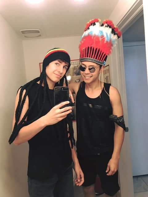 Son unos locochones 😂 no se que acabo el escribir 😞😂 @ElJuanpaZurita