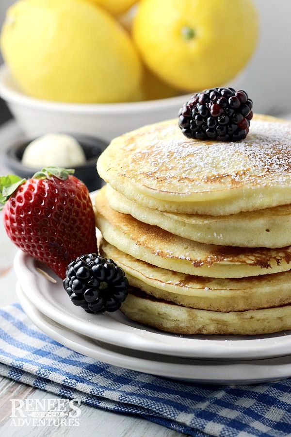 RKAdventures's tweet photo. Lemon Ricotta Pancakes will brighten any morning! GET RECIPE> #SundaySupper  https://t.co/sHA5k4st54 https://t.co/pQTYOysVep
