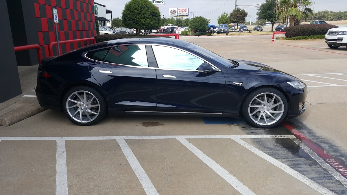IamSTANBACK's tweet photo. @elonmusk best present ever would be to receive a mileage unlock on my
Model S 40 #BlueFO ๐ lol. Original #teslamodelS crew where u at?! https://t.co/HJUYAE9pmW