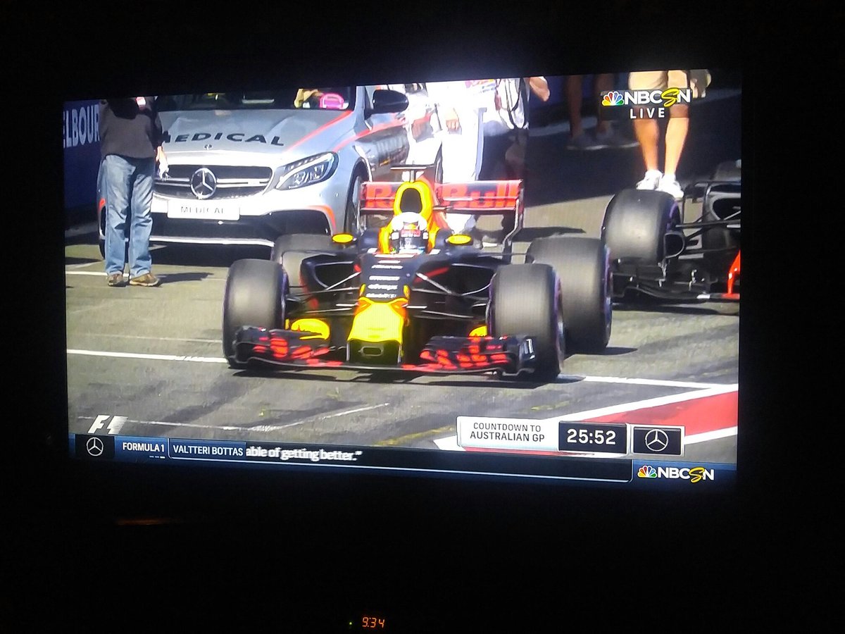 fernandovega0's tweet photo. SO EXCITED FOR THIS #AusGP !!!!! Come on lets get a podium!! @redbullracing #go_dan @danielricciardo #F1 https://t.co/kwO5BRegjG