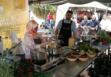 Raja Permaisuri Agong Cantik, Bijak, Cukup Cekap Memasak – YDP Agong