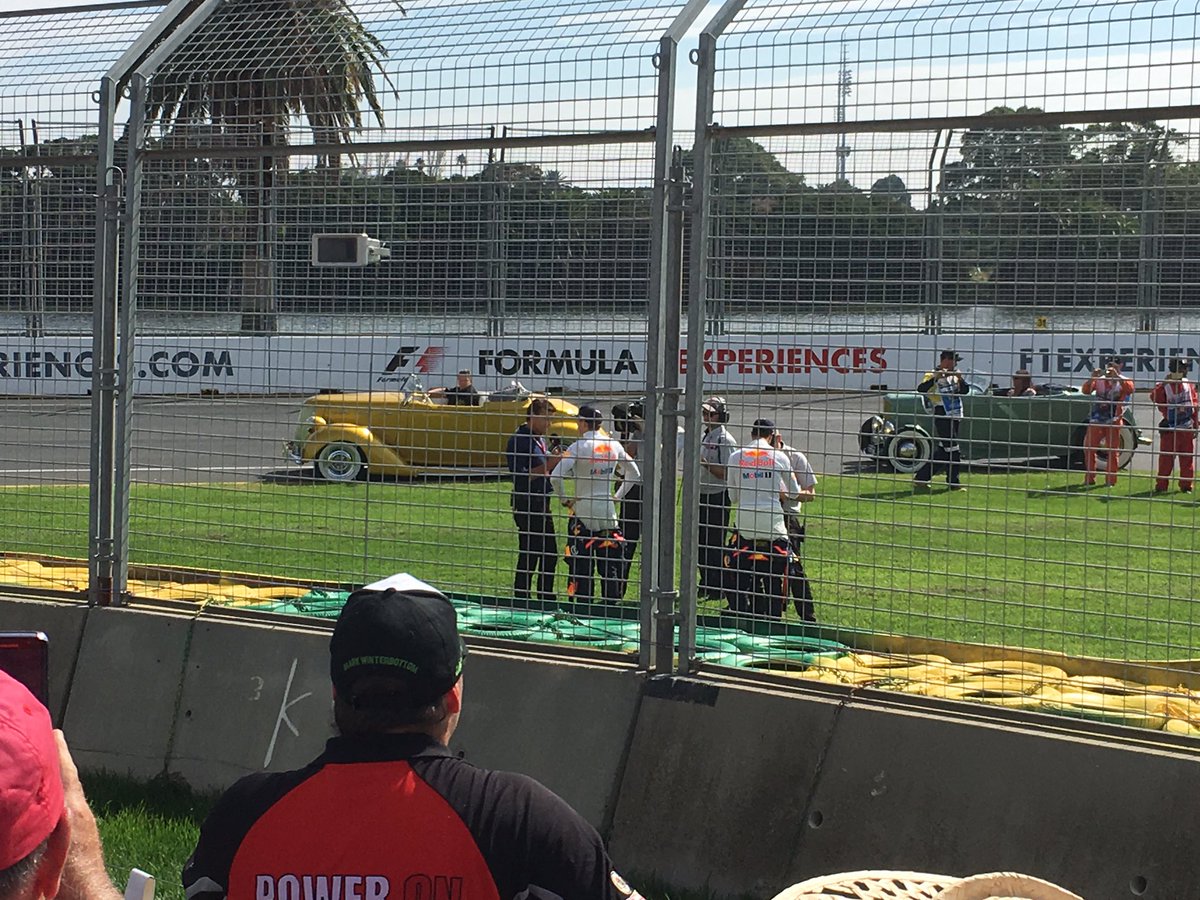 Miss_Glitterous's tweet photo. He will keep fighting! 🇦🇺 
#AusGP #DanielRicciardo #F1ForReal #F1DownUnder #F1 https://t.co/OzPAnDMUAm
