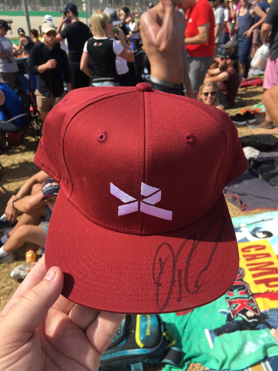 Miss_Glitterous's tweet photo. He will keep fighting! 🇦🇺 
#AusGP #DanielRicciardo #F1ForReal #F1DownUnder #F1 https://t.co/OzPAnDMUAm