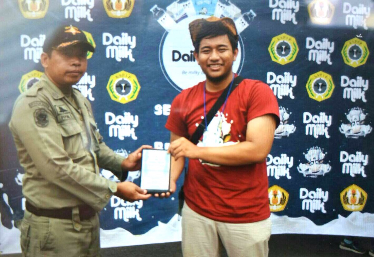 [LIVE REPORT]

Telah berlangsung penutupan acara Daily Milk Calon Anggota KSPTP Fakultas Peternakan Universitas Padjadjaran

#dailymilk