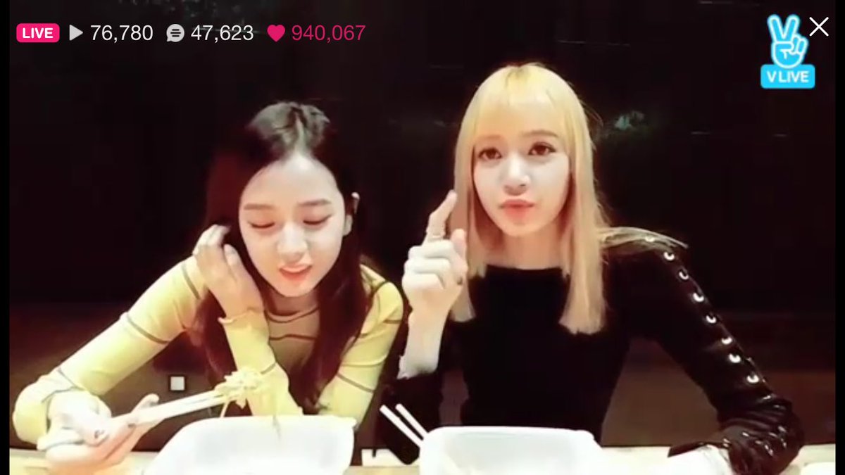BLACKP1NKK's tweet image. [vapp.trans.] 170326 #JISOO #LISA

Lisa to Jennie
To Jennie, please don't upload weird pictures of me on my birthday. PLEASE DONTTTTTT
