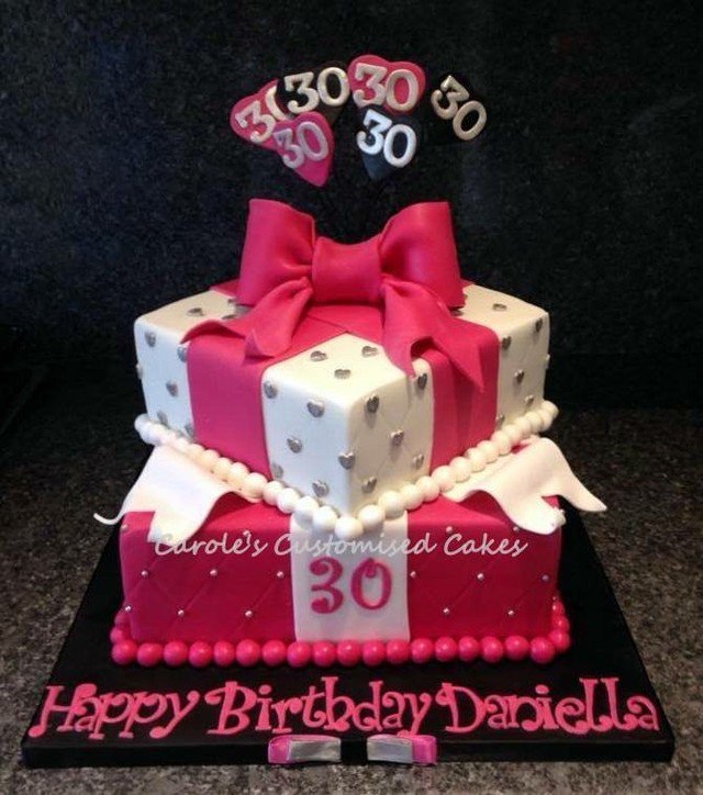 CarolesCakes's tweet photo. #30thbirthdaycake #30thbirthday #birthdaycake #giftcake #presentcake #cake #greenhithe #dartford https://t.co/GvfcJI8KKY