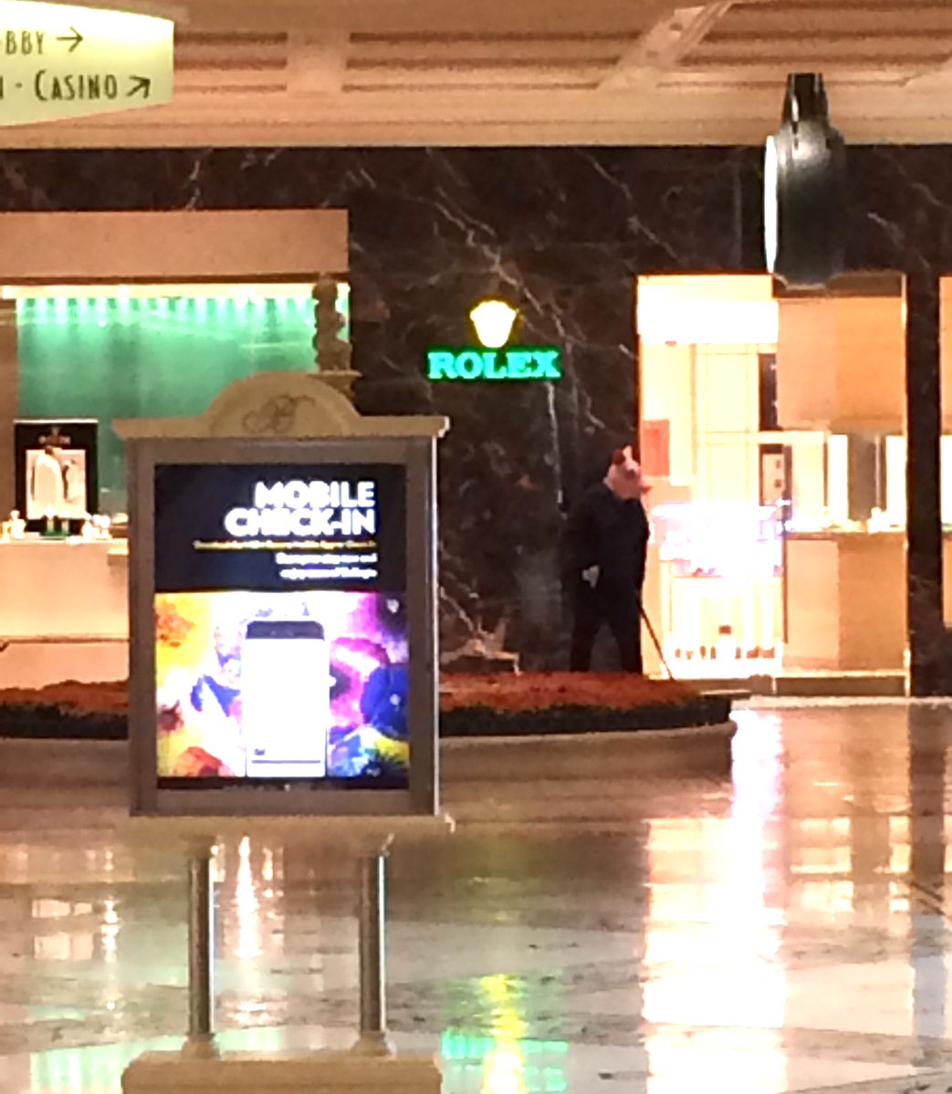 hananjawlie's tweet photo. Animal mask-wearing suspects arrested after burglary at the #Bellagio in Las... https://t.co/u81L3v6siF by #RT_America via @c0nvey https://t.co/SzyXrHd4aj