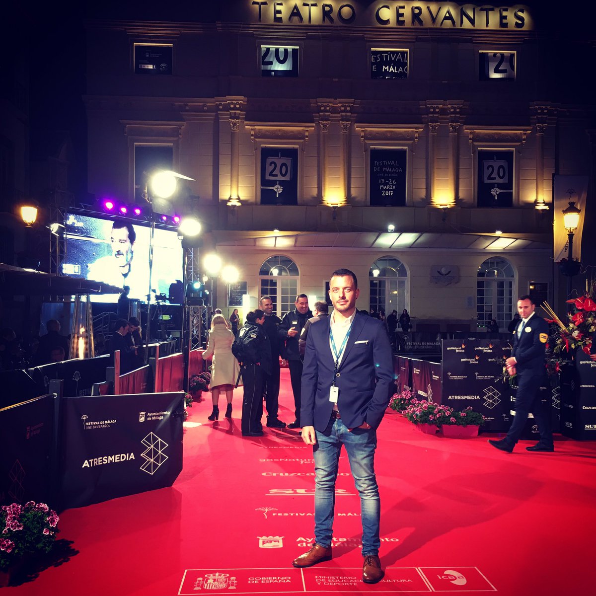 #20FestivalMalaga Red Carpet before the Closing Ceremony with @antoniobanderasoficial 😎🎥 #actor #malaga #malagueño #cine <a href="/festivalmalaga/">Festival de Málaga</a>
