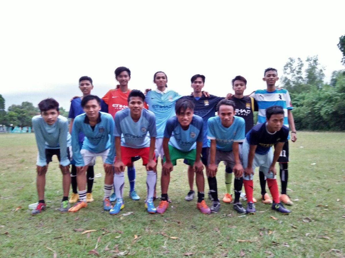 FunFootball tadi sore.. at burneh stadium
#McsciBkl