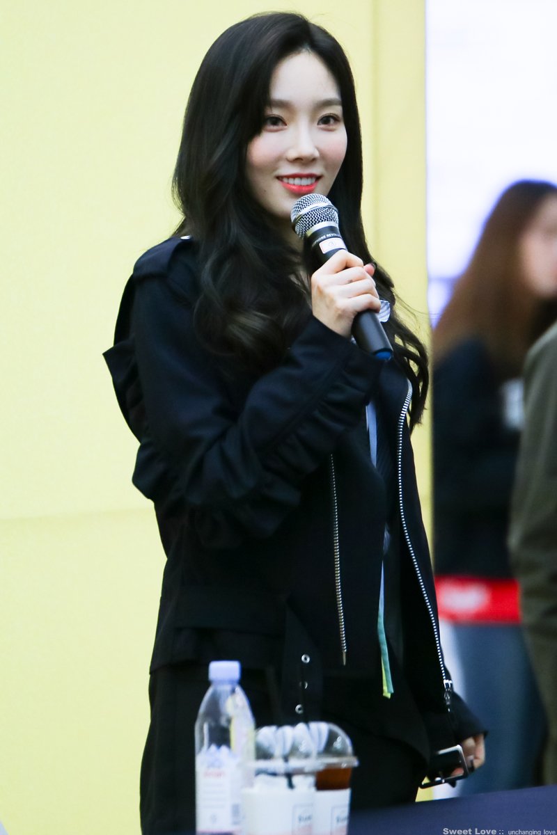 SweetLove_ss's tweet photo. 170317 태연 코엑스 팬싸(5) #태연 #taeyeon 💕💕
https://t.co/5AIstkv4Zk
https://t.co/Y6aPLvkevB
https://t.co/4fHj0kYa5A
https://t.co/LHeWEQsYT1 https://t.co/oQcDxH1Ns2