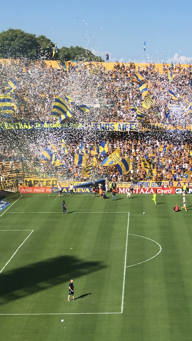 DidierRoustan's tweet photo. Au début c chaud mais ça va encore..après ça commence à péter,puis encore + fort..et à la fin ca part carrément en couille😂😂 #RosarioCentral https://t.co/2MfVFX6a8N