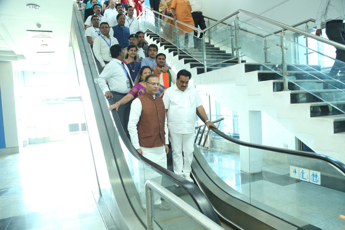 CRPaatil's tweet photo. We Warmly Welcome Hon. MoS for Civil Aviation Shri @jayantsinha ji at Surat. https://t.co/hRMW86RgxD