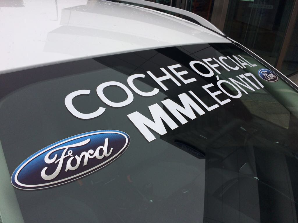autopalacios's tweet photo. Coches oficiales de la @MMaratonLeon de #leonesp preparados.. https://t.co/n33k0PUpS1