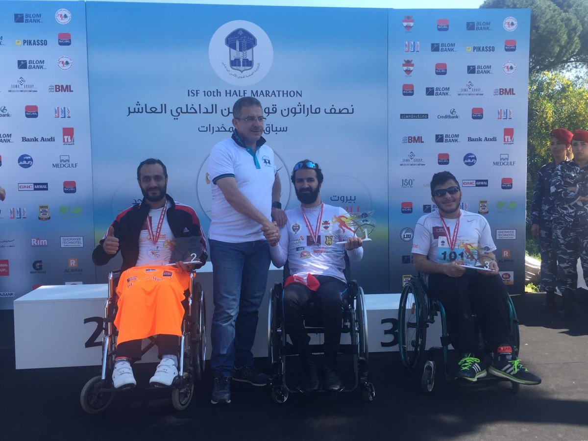 LebISF's tweet photo. العميد حسين خشفة يسلم الكؤوس للفائزين عن فئة ذوي الإحتياجات الخاصة الذين شاركوا في سباق النصف ماراثون #سباق_ضد_المخدرات #قوى_الأمن https://t.co/upXE12lS4k