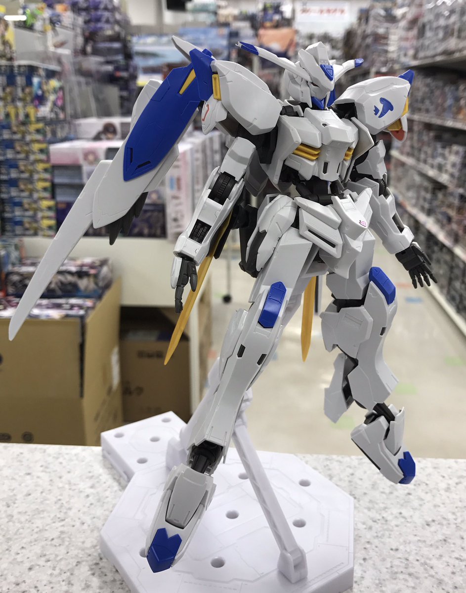 Seibundo Hobby Twitter वर 1 100ガンダムバエルが昨日発売になりましたね こちらも早速組みましたが もうシンプルに出来が抜群で カッコよかったです 本日この後にはマッキーの活躍がきっとあるはずなので 皆でマッキーを応援しちゃいましょう